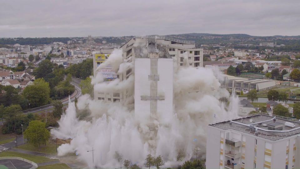 Démolition à l'explosif de la tour Albret